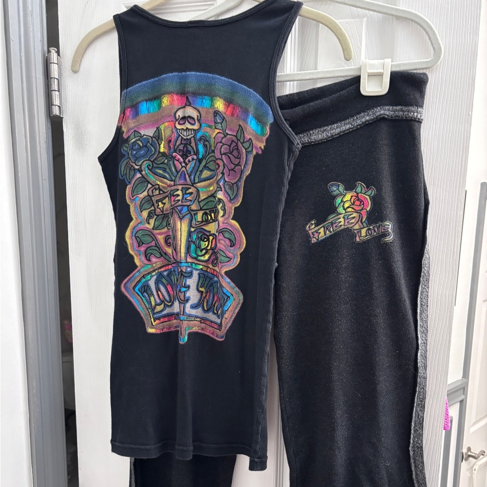 2B Free Black Graphic Tank in large and Pants in medium Set
